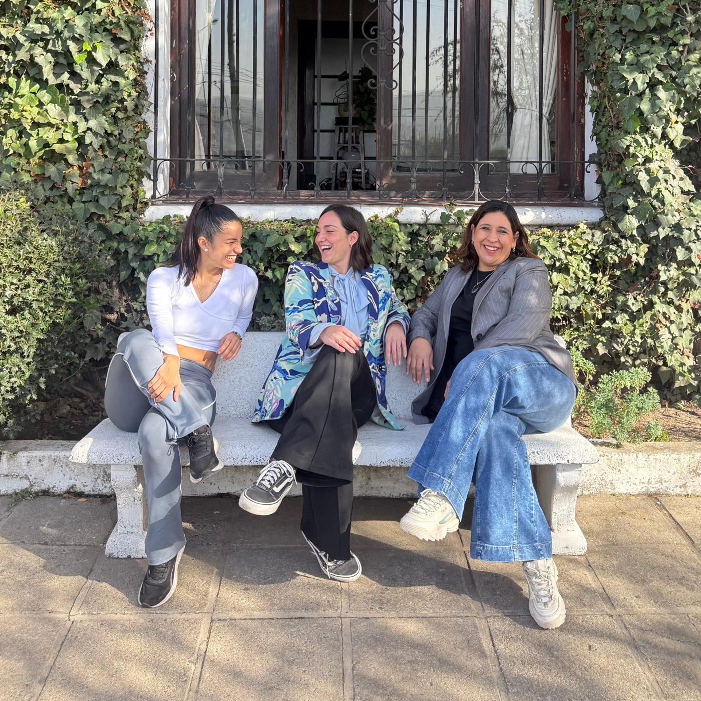 Eva, Juli y Palo en la Posada